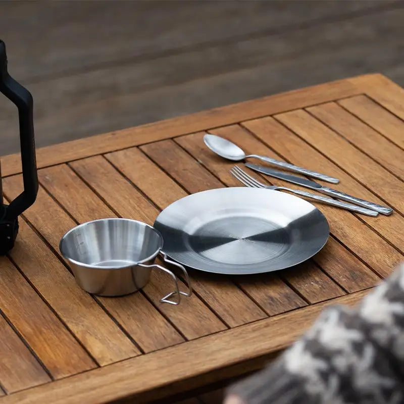 Ultimate Outdoor Adventure Dinnerware Gear for Lovers